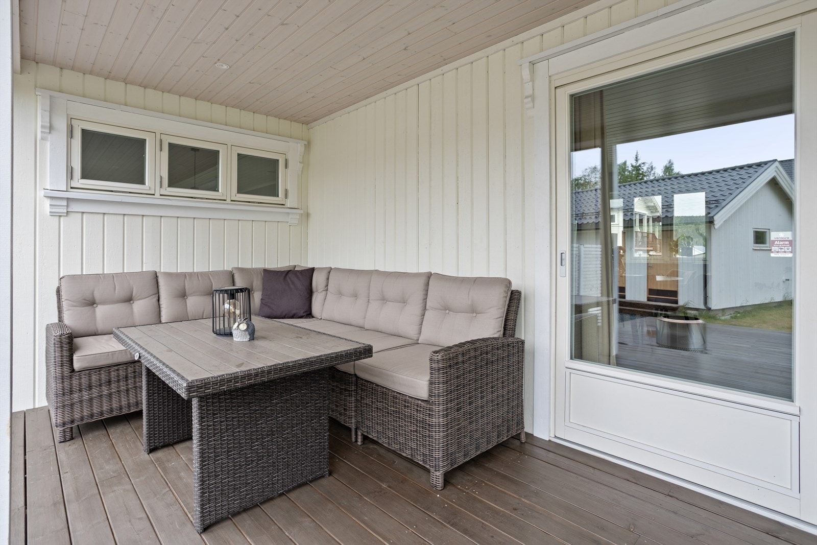 Terrassen er 75 kvm - perfekt for hyggelige sammenkomster Galleribilde