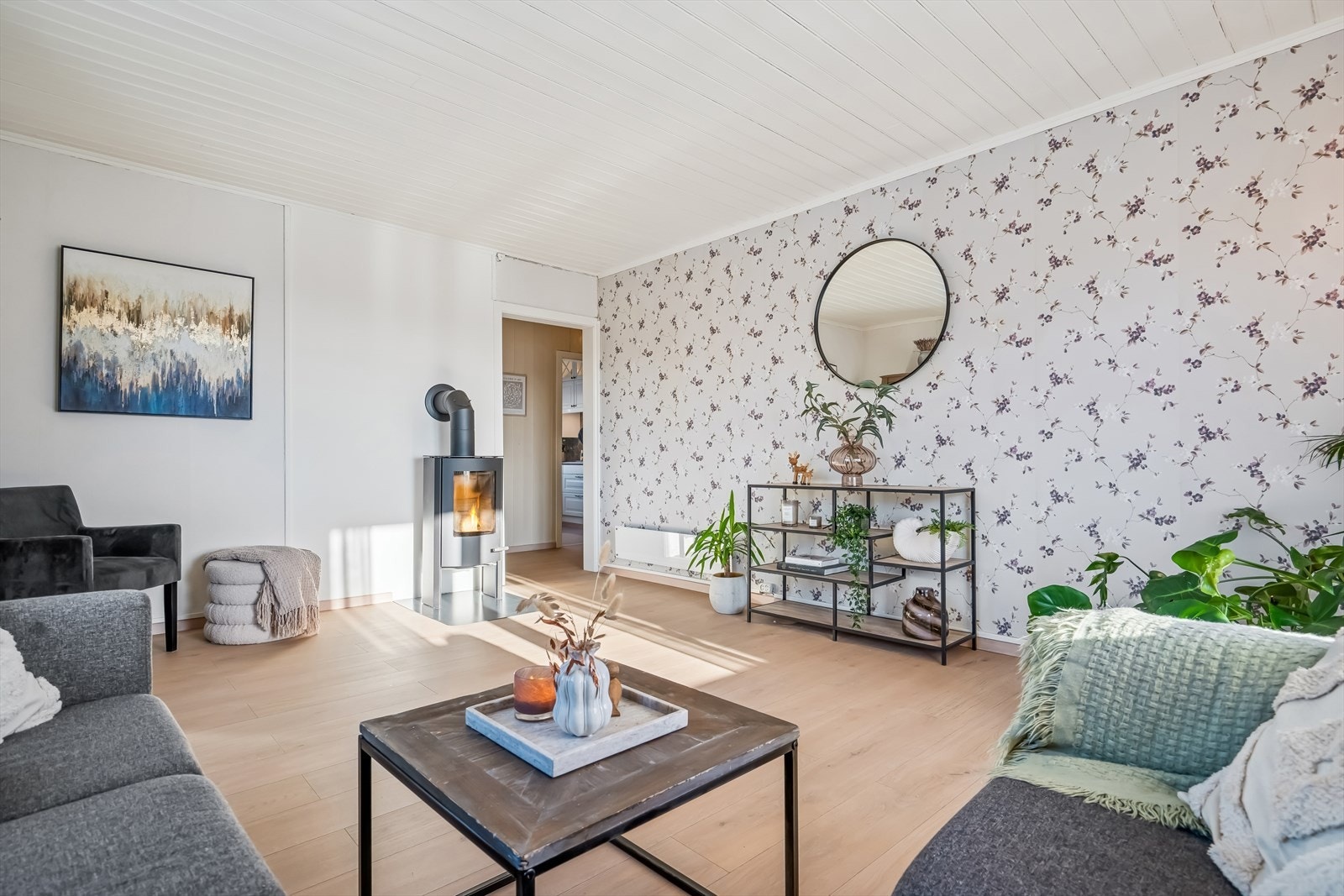 Stuen er lys og romslig Galleribilde