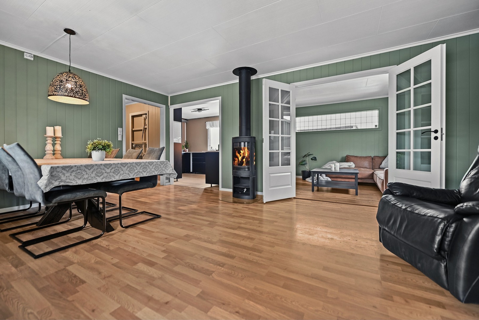 Todelt stue på tilsammen 36,5 kvm Galleribilde