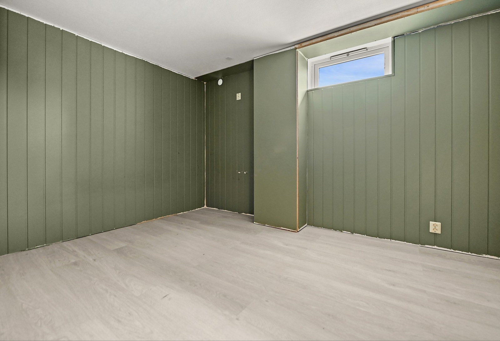 Innredet rom i kjeller (ikke godkjent oppholdsrom) Galleribilde