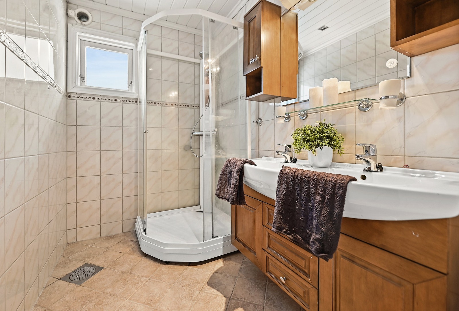 Bad i 1. etasje Galleribilde