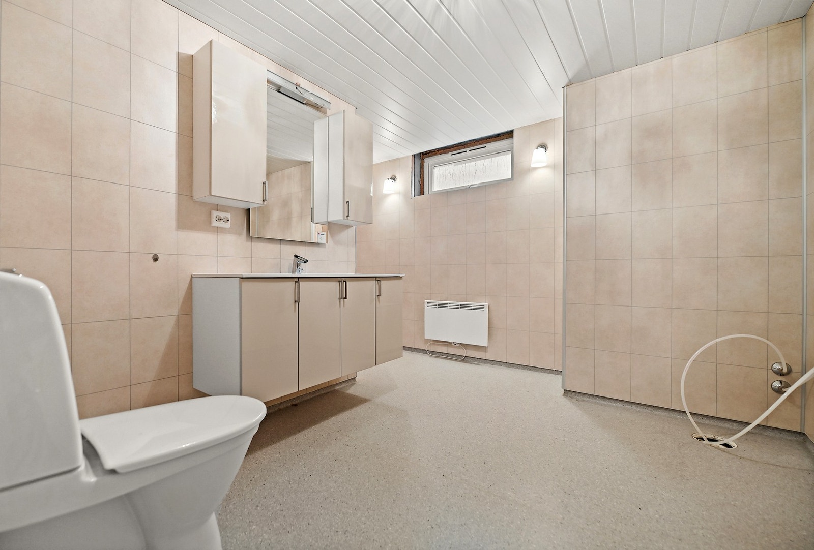 Bad i kjeller Galleribilde