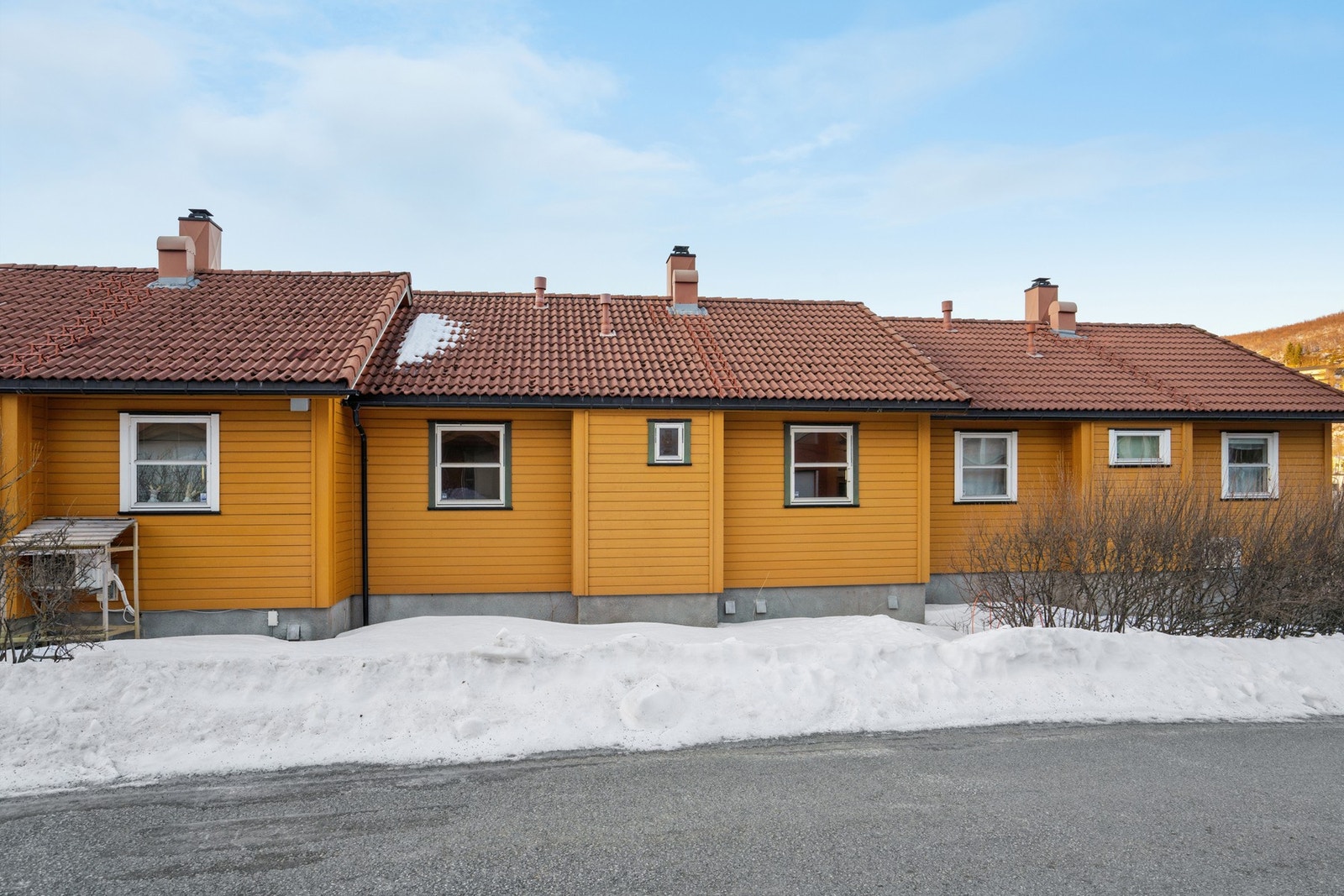 Fasade fra baksiden, sett mot kjøkken, bad og soverom II. Galleribilde