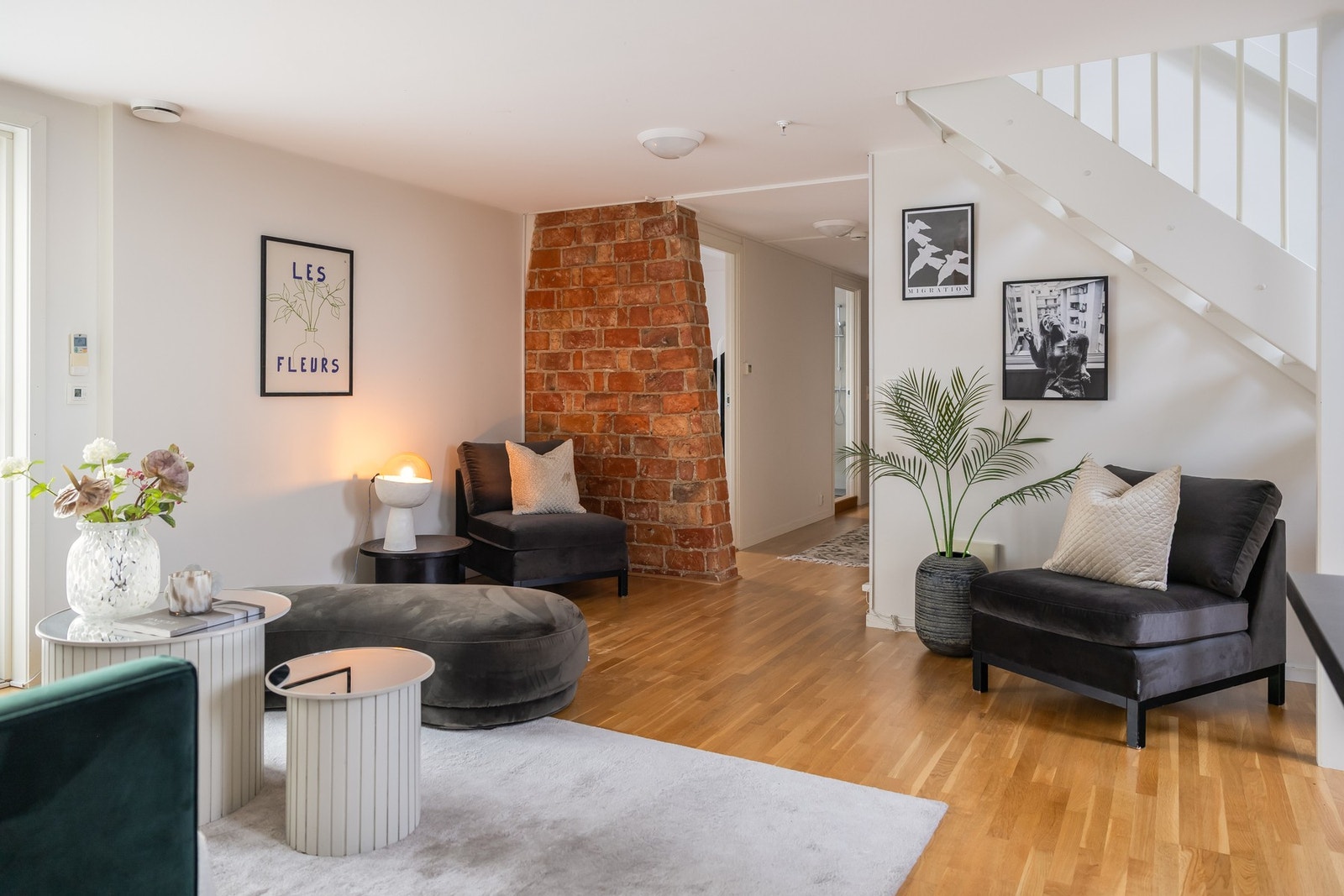 Teglstensdetaljene er gjennomgående i leiligheten. Galleribilde