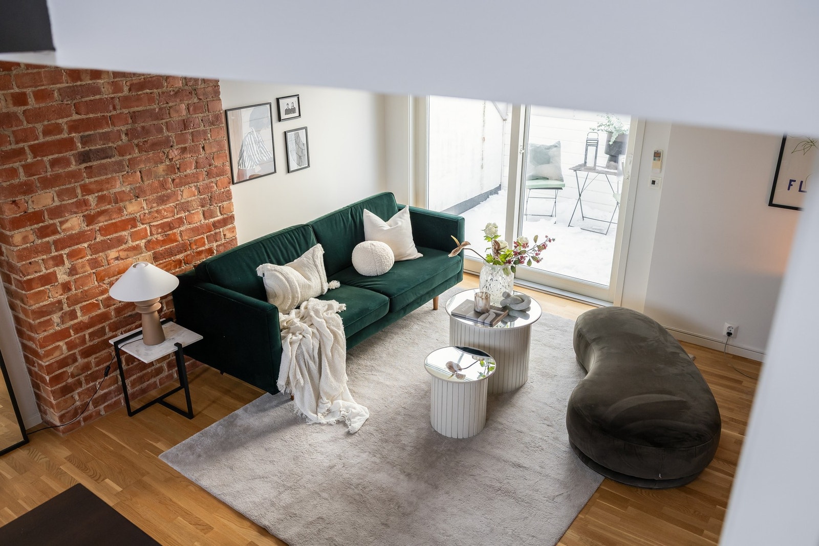 Leiligheten disponerer egen p-plass/oppstillingsplass i bakgården. Galleribilde