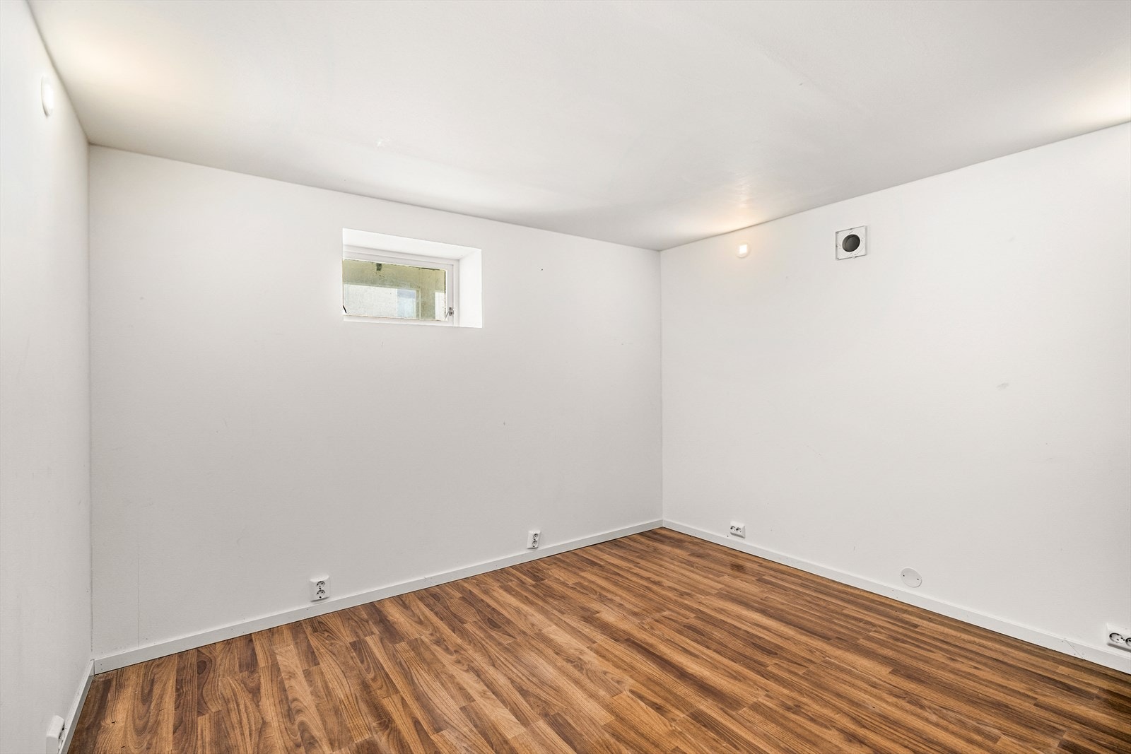 Kjellerstue Galleribilde