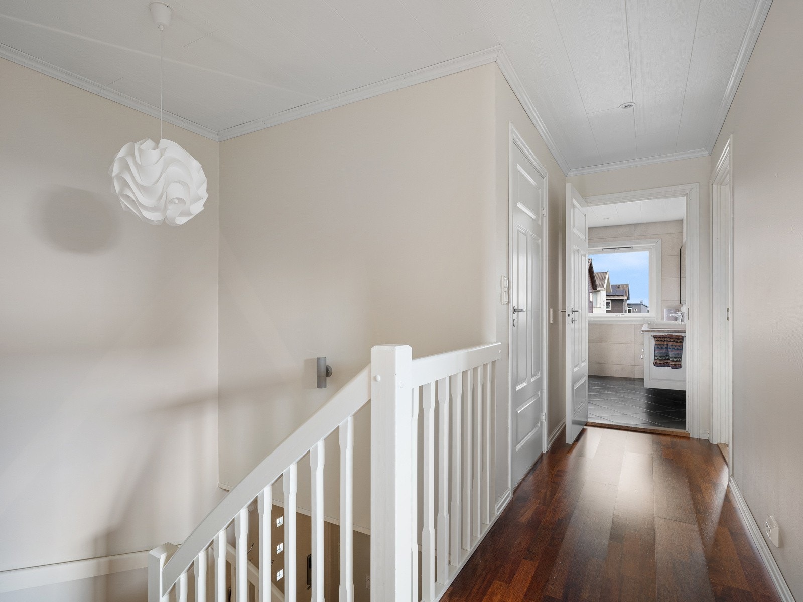 2. etasje - romslige soverom og familiebad. Galleribilde