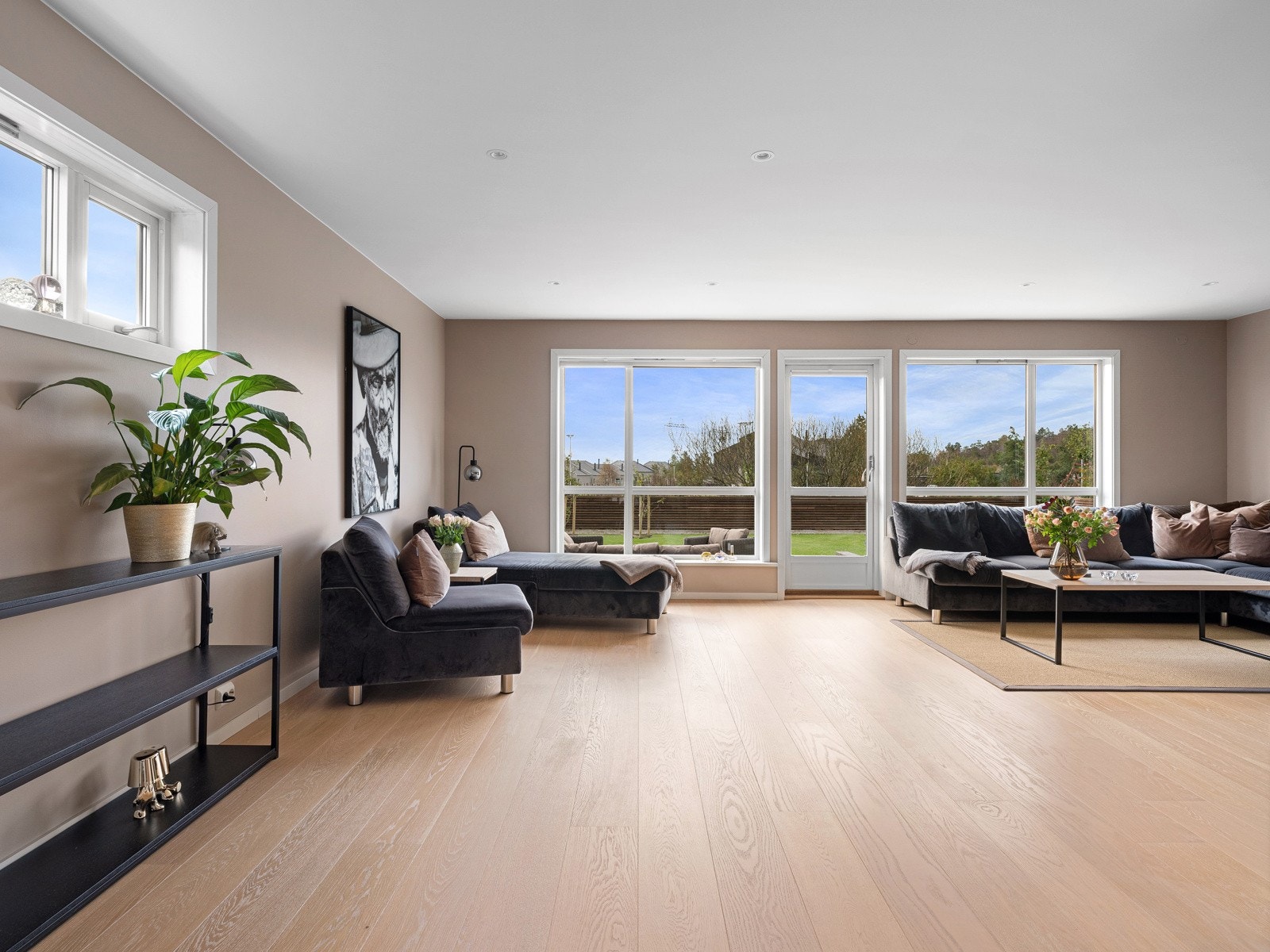 1. etasje - boligens naturlige samlingspunkt. Galleribilde