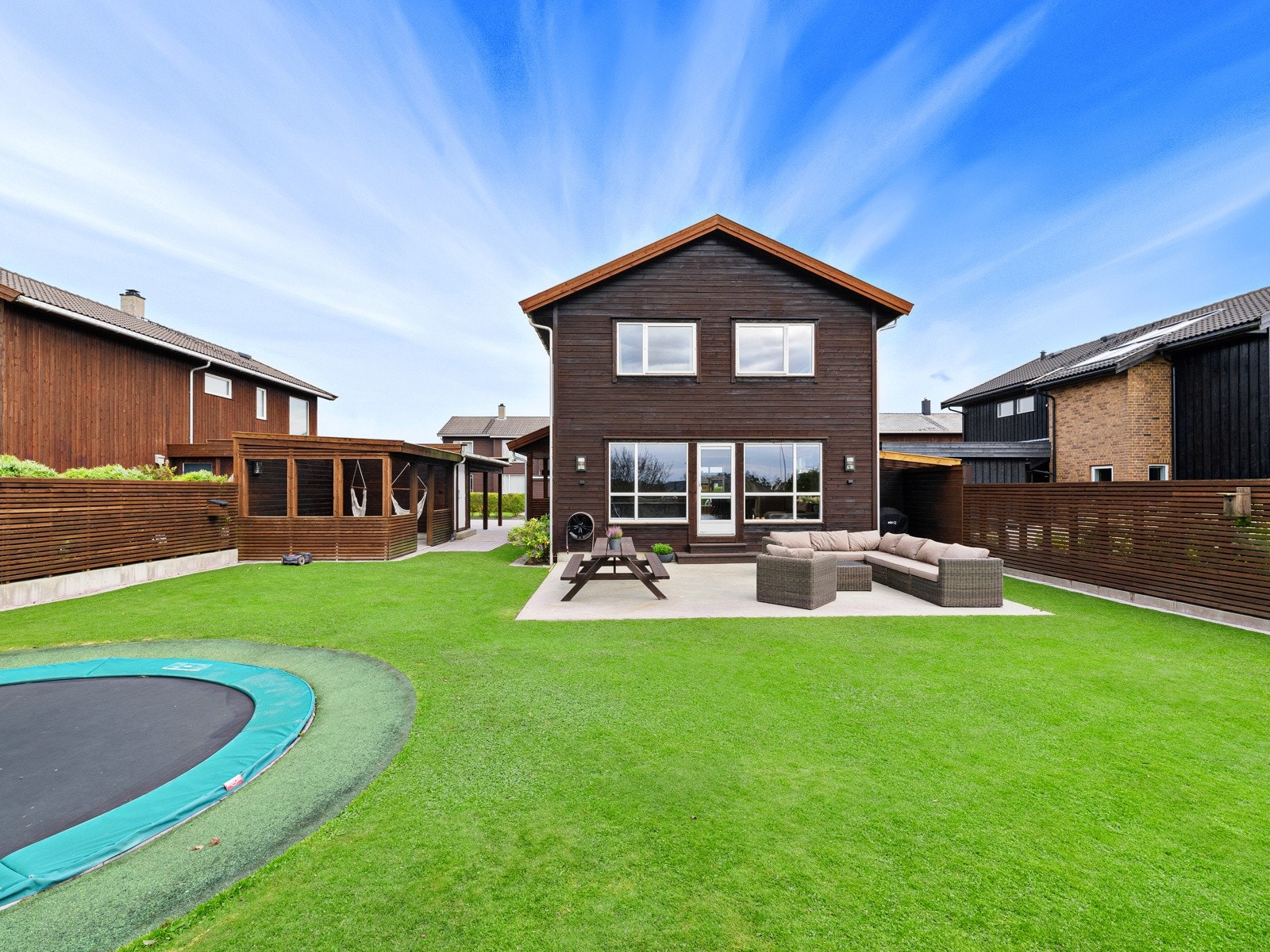 Tilrettelagt - her går vårstellet raskt unna. Frem med grillen. Galleribilde