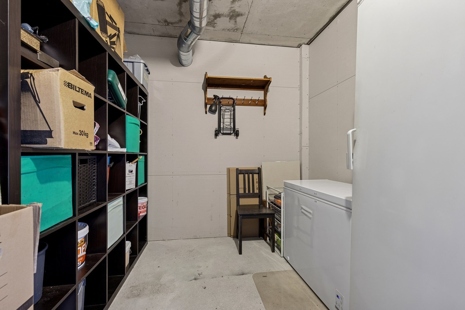 Utvendig bod på utsiden av leiligheten. Galleribilde