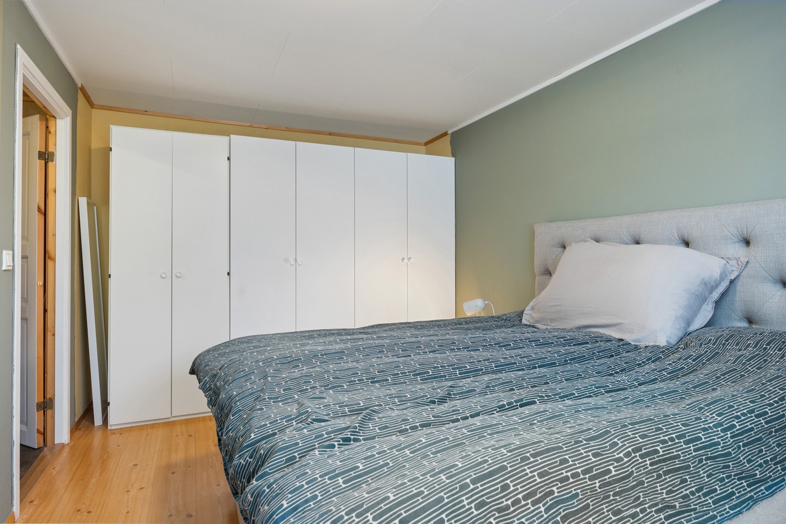 Godt med garderobeskap. Galleribilde