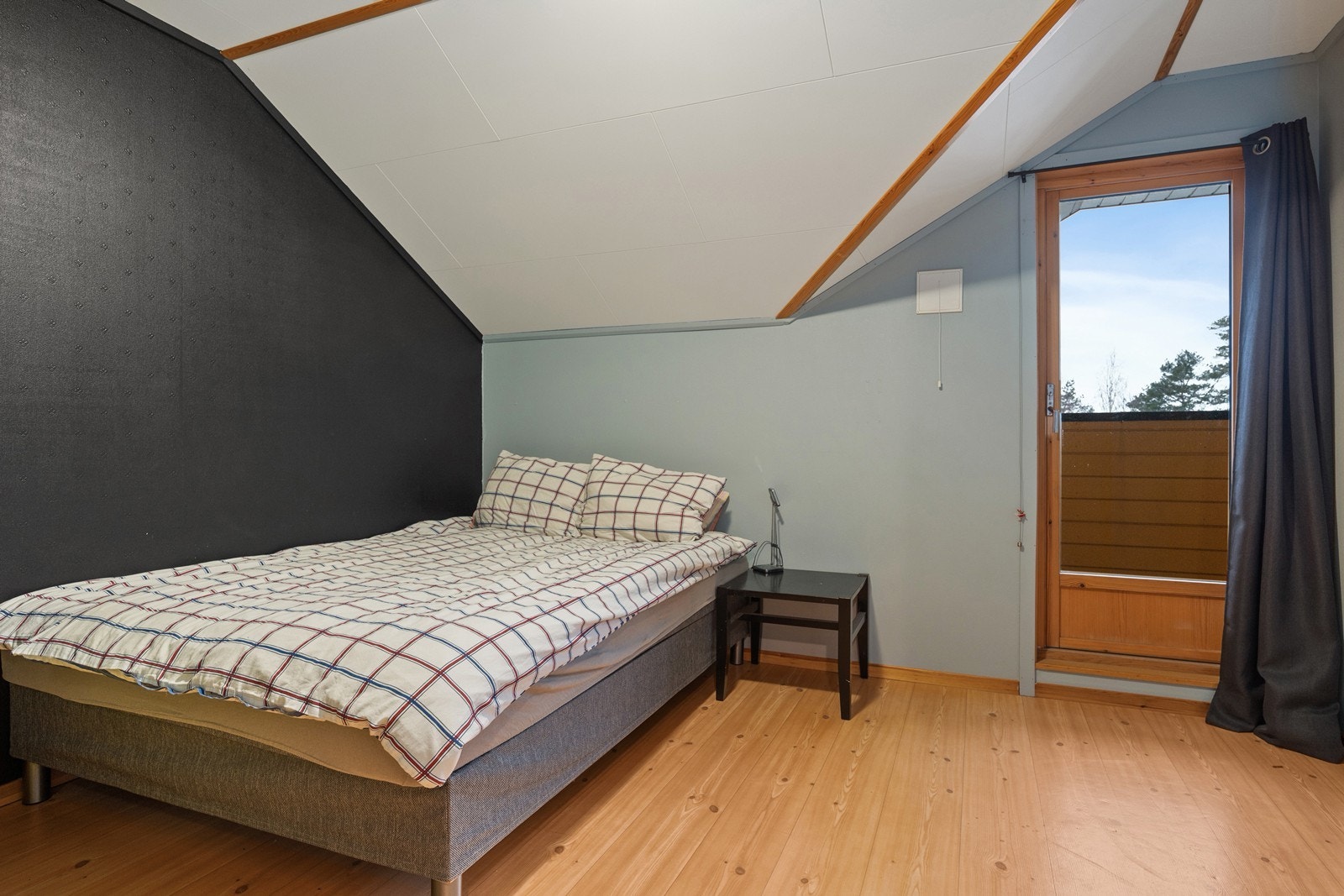 Soverom som har direkte utgang til balkong. Galleribilde