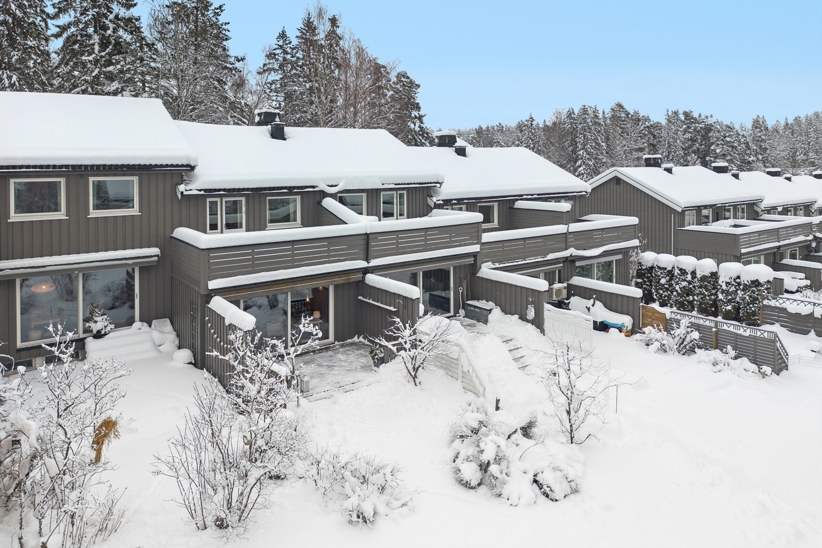 Boligen er en del av et etablert og familievennlig boligområde. Galleribilde