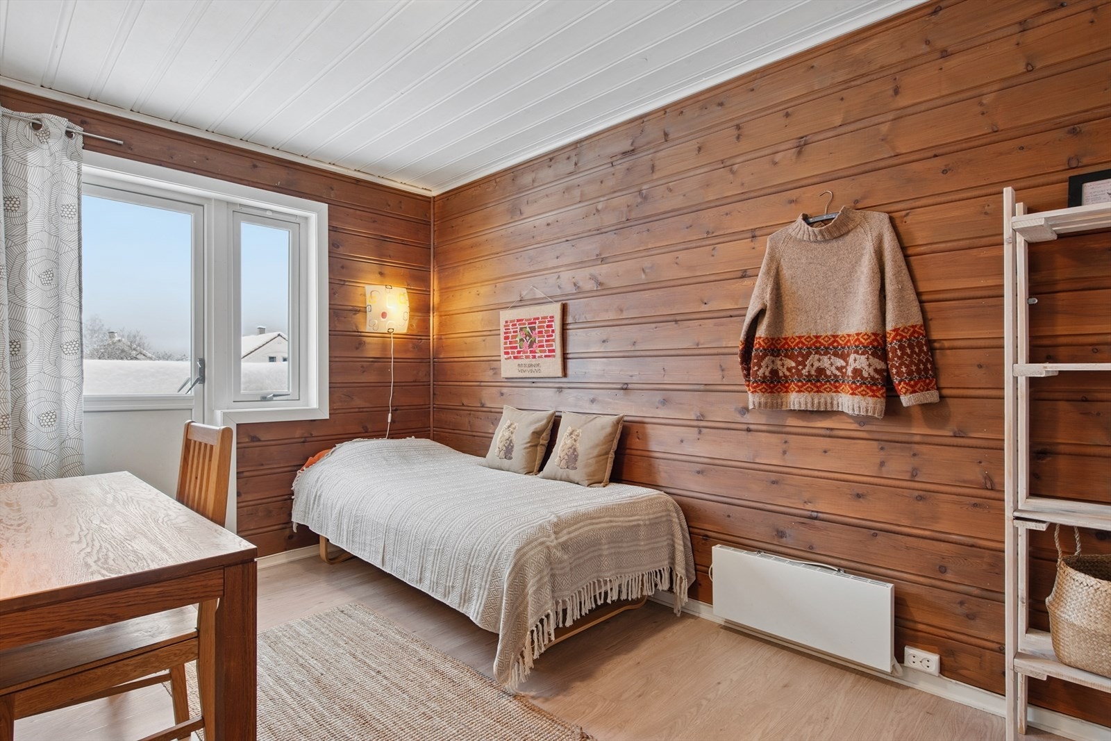 Hovedsoverommet har god plass til dobbeltseng og utgang til egen balkong. Galleribilde