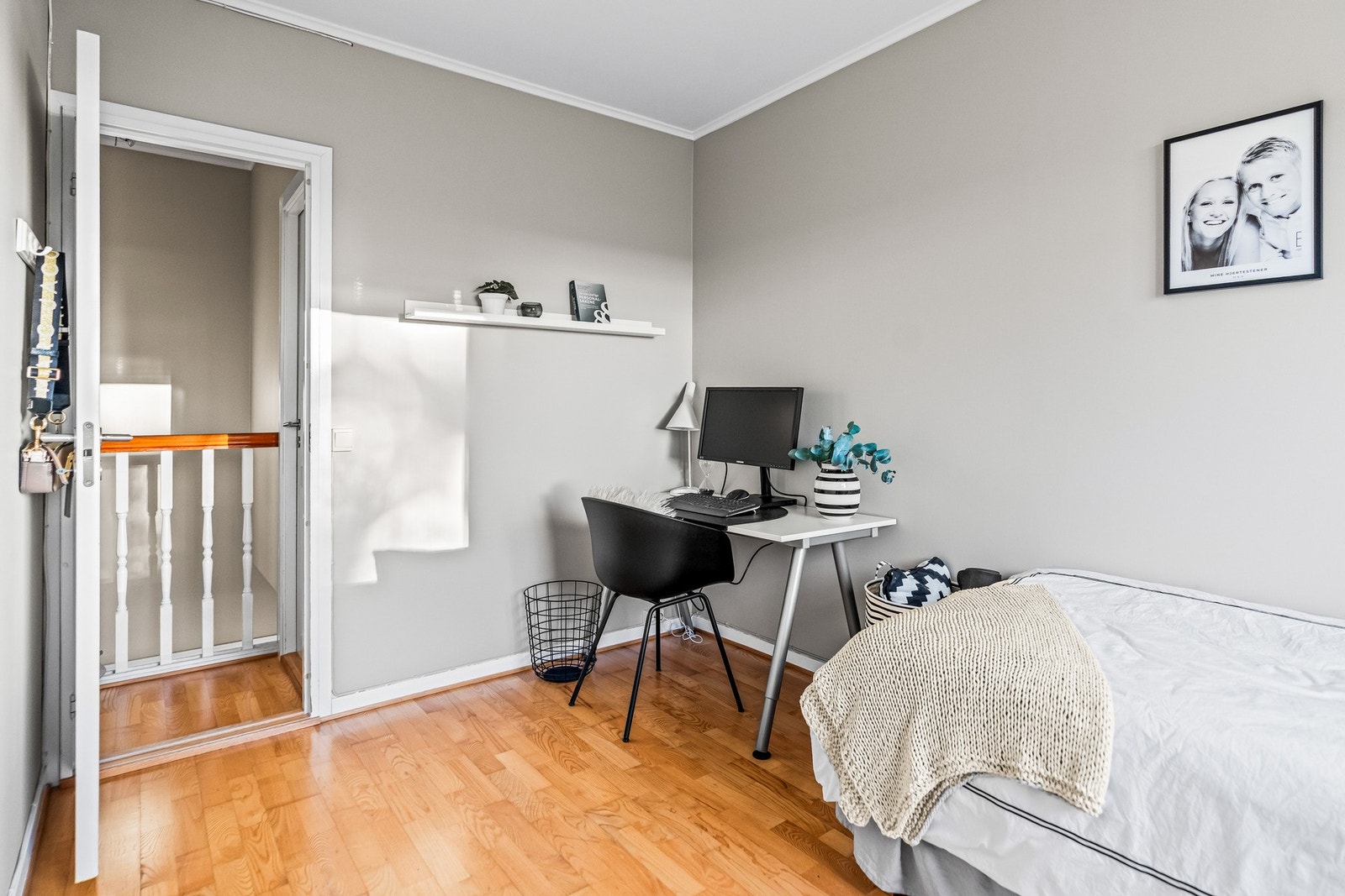 Fleksibelt rom som egner seg godt som soverom, barnerom eller hjemmekontor, med god planløsning. Galleribilde