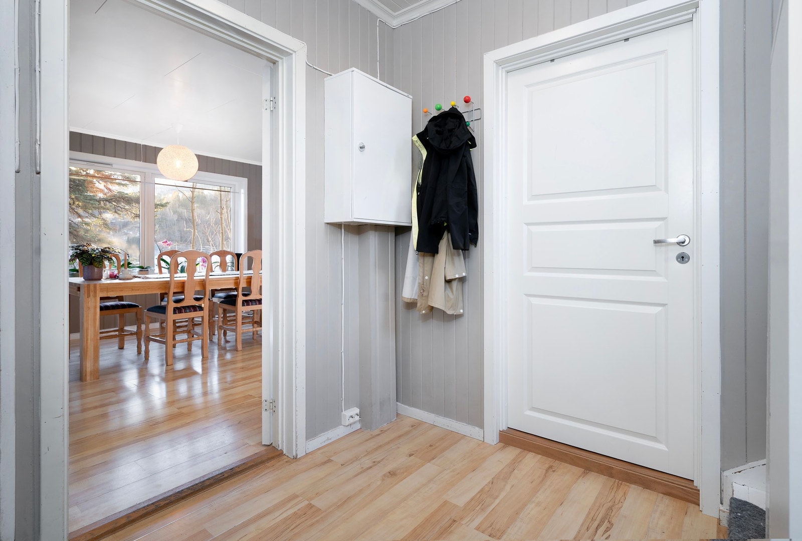 Inngangsparti. Galleribilde