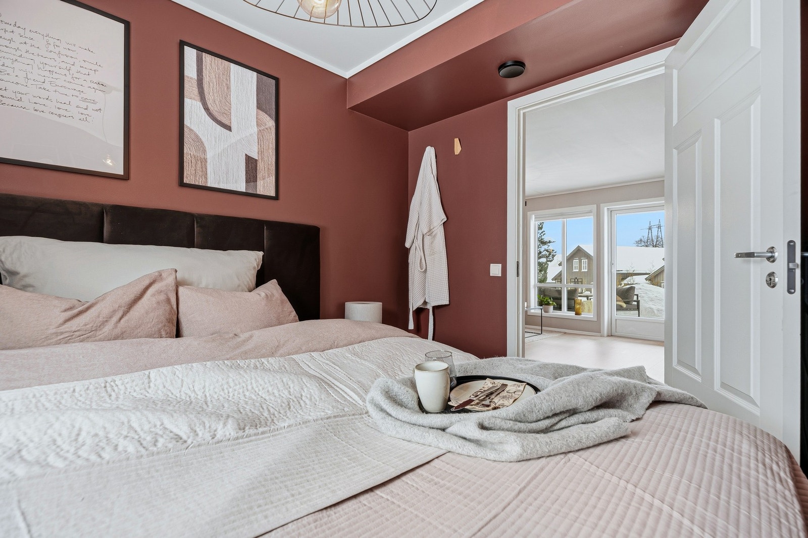 Soverom 1 med plass til dobbeltseng Galleribilde