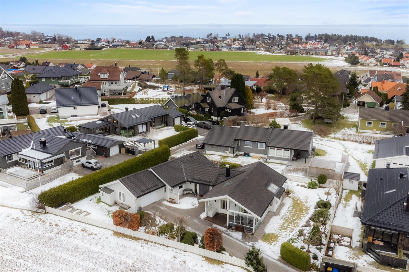 Velkommen til Ringshaugveien 40B, presentert av Henning Grødem og Maiken B. Paulsen v/ EiendomsMegler 1! Galleribilde