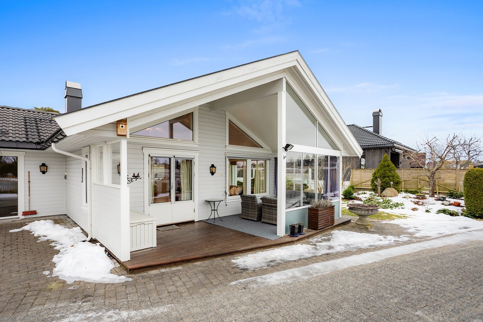 Overbygget terrasse på ca. 21 m² - perfekt for lange sommerdager Galleribilde