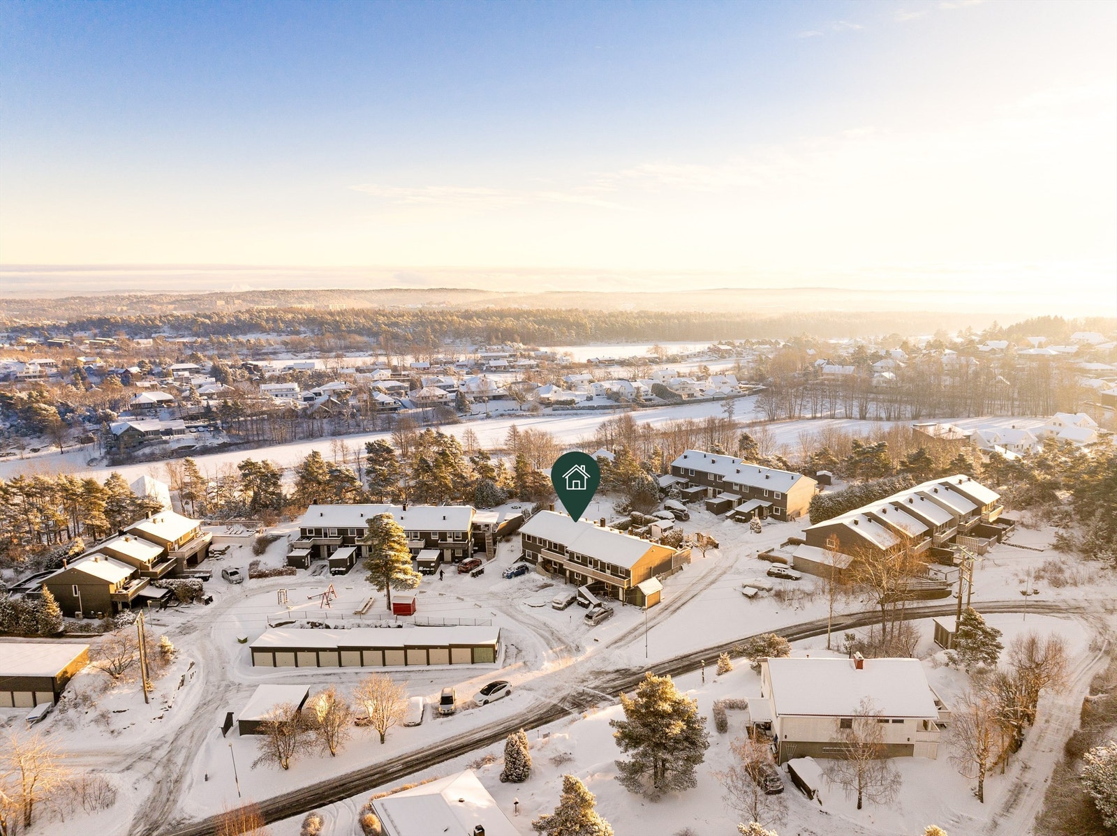 Velkommen til Rødfaret 25! Boligen presenteres av Kenneth Graarud Olsen i Krogsveen. Fotograf; Kristoffer Kristiansen. Galleribilde