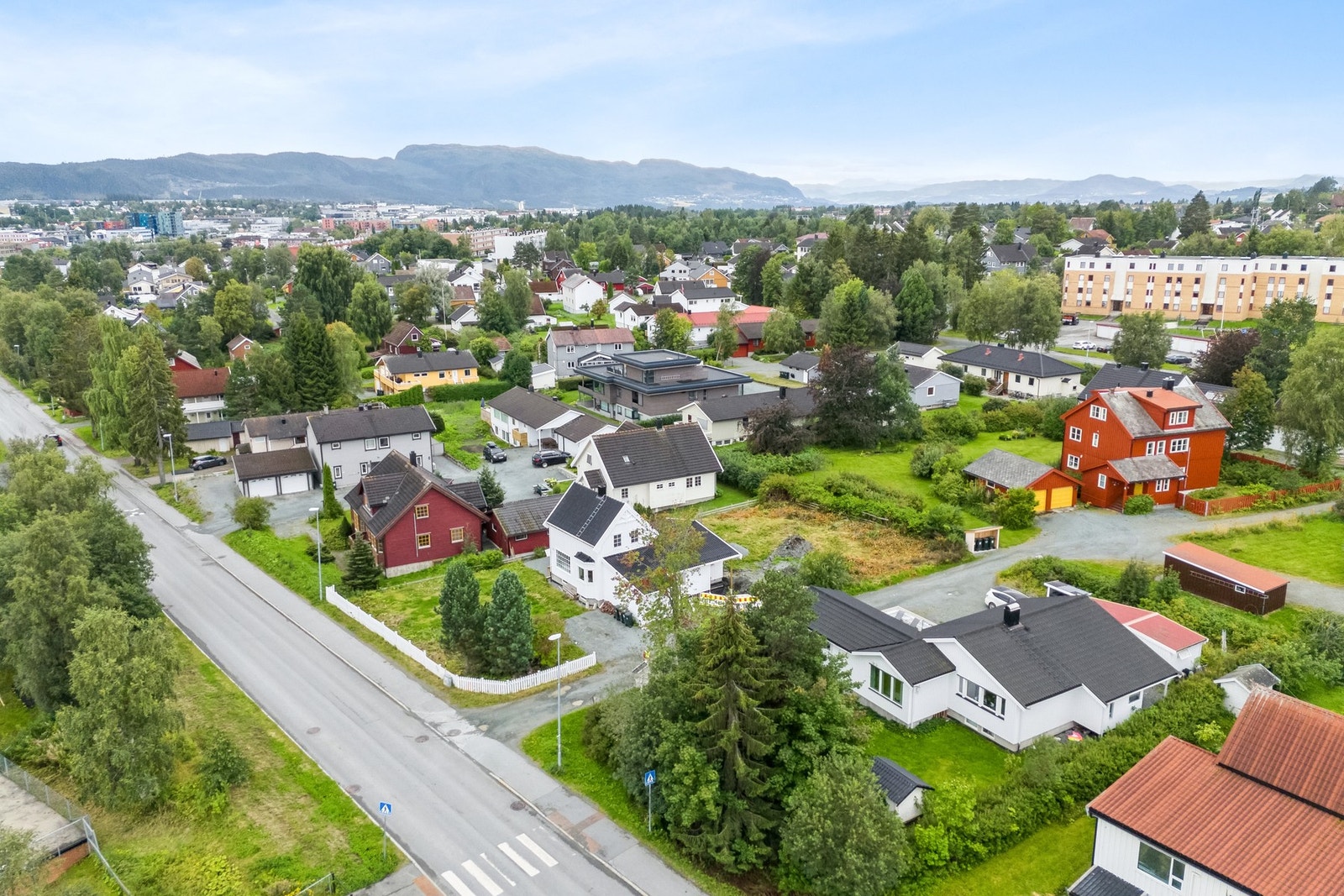 Tomtene kommer med ferdig rammetillatelse utarbeidet av arkitekt. De ligger sentralt til på Heimdal - et lite steinkast unna alt man trenger. Galleribilde