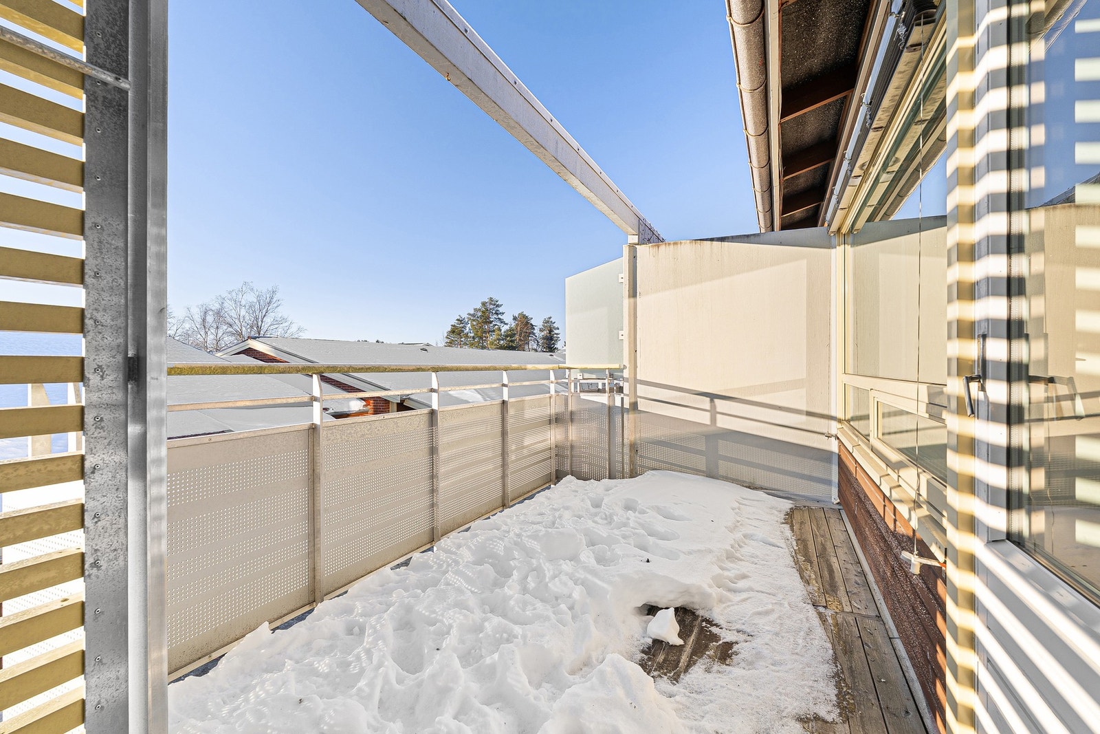 Balkong er skjermet for innsyn. Galleribilde