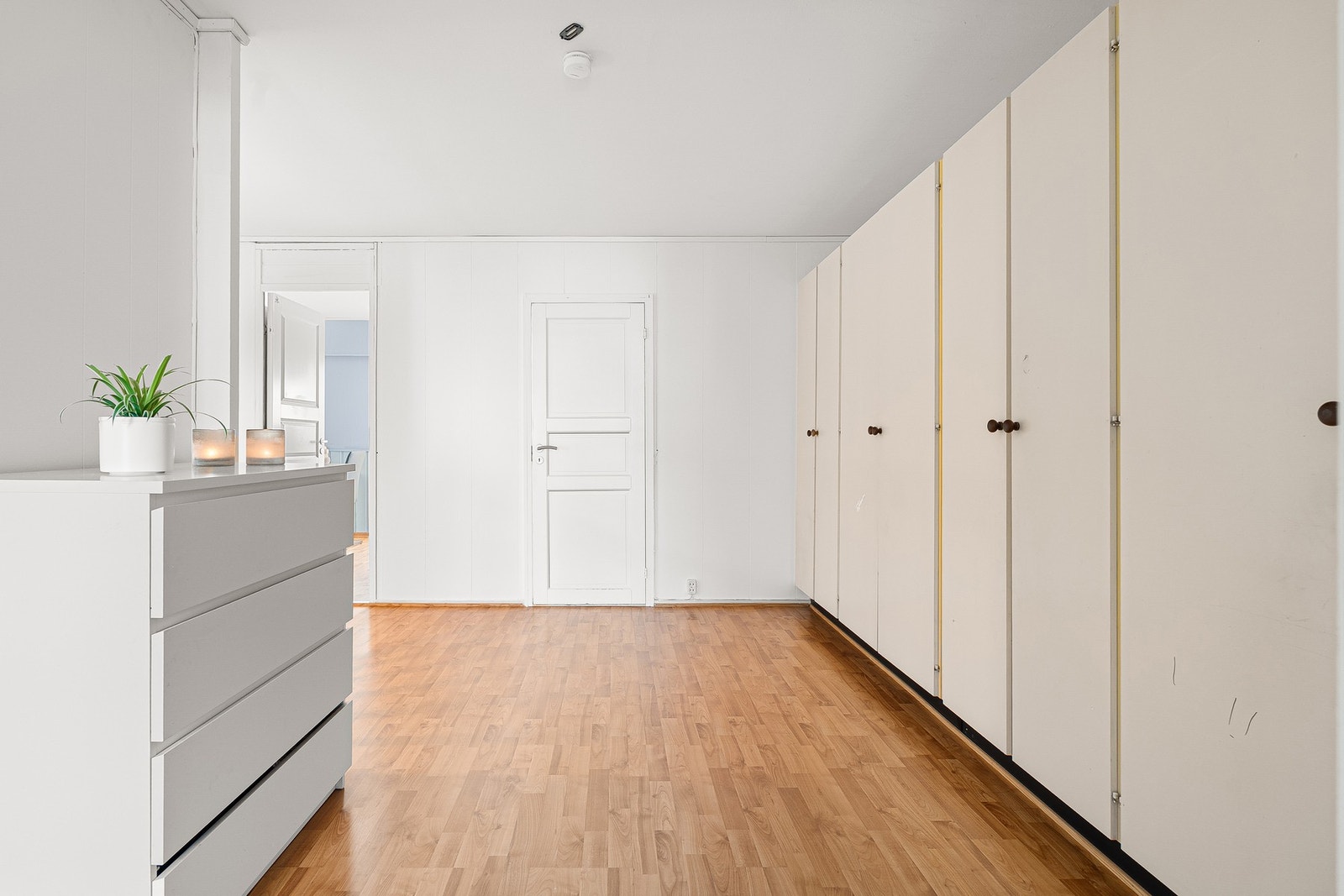 Romslig gang i 2. etasje på 16,3 m². Galleribilde