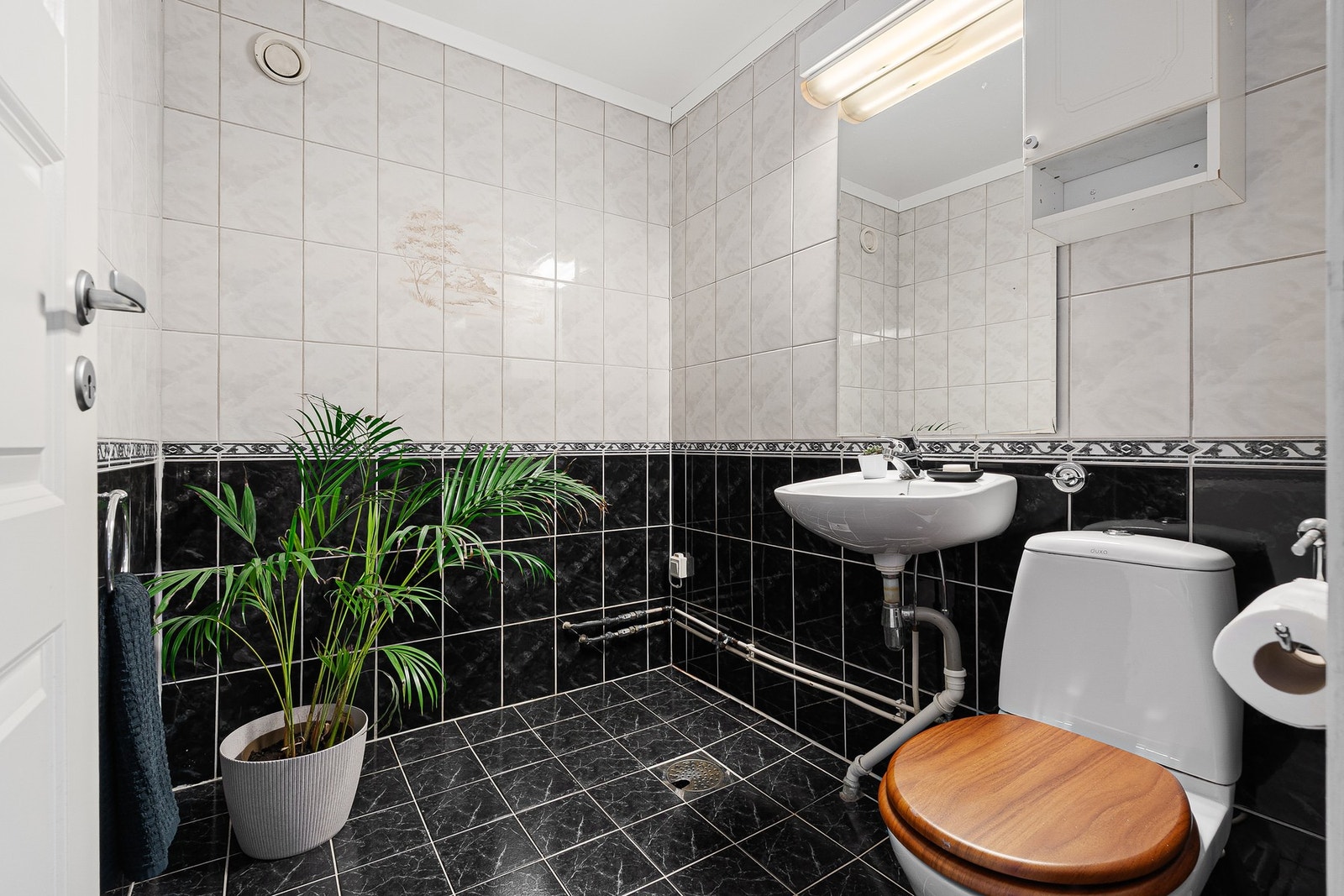 Flislagt toalettrom i 2.etasje. Galleribilde