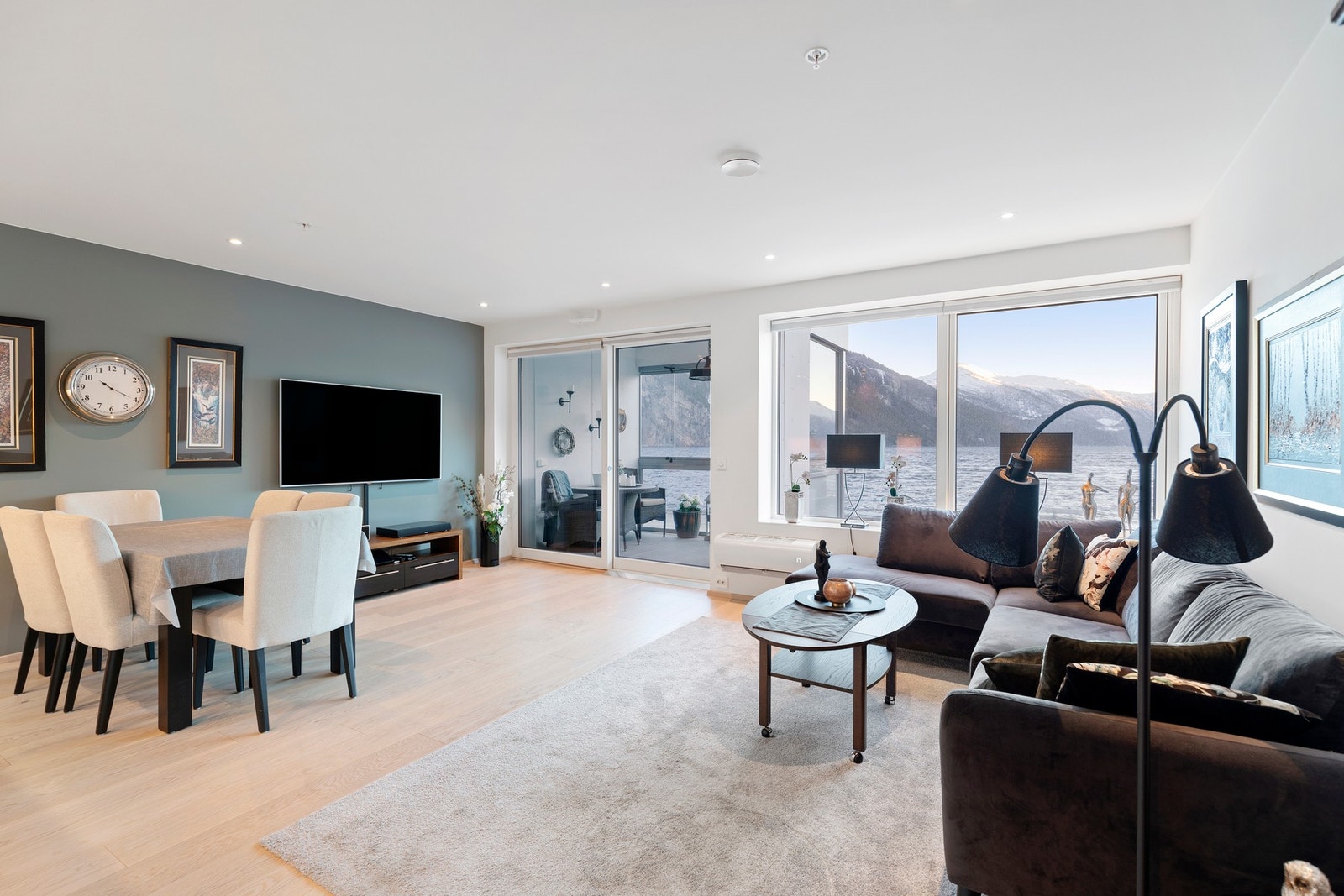 Leiligheten ble ferdigstilt i 2023, og holder en moderne, innbydende standard Galleribilde