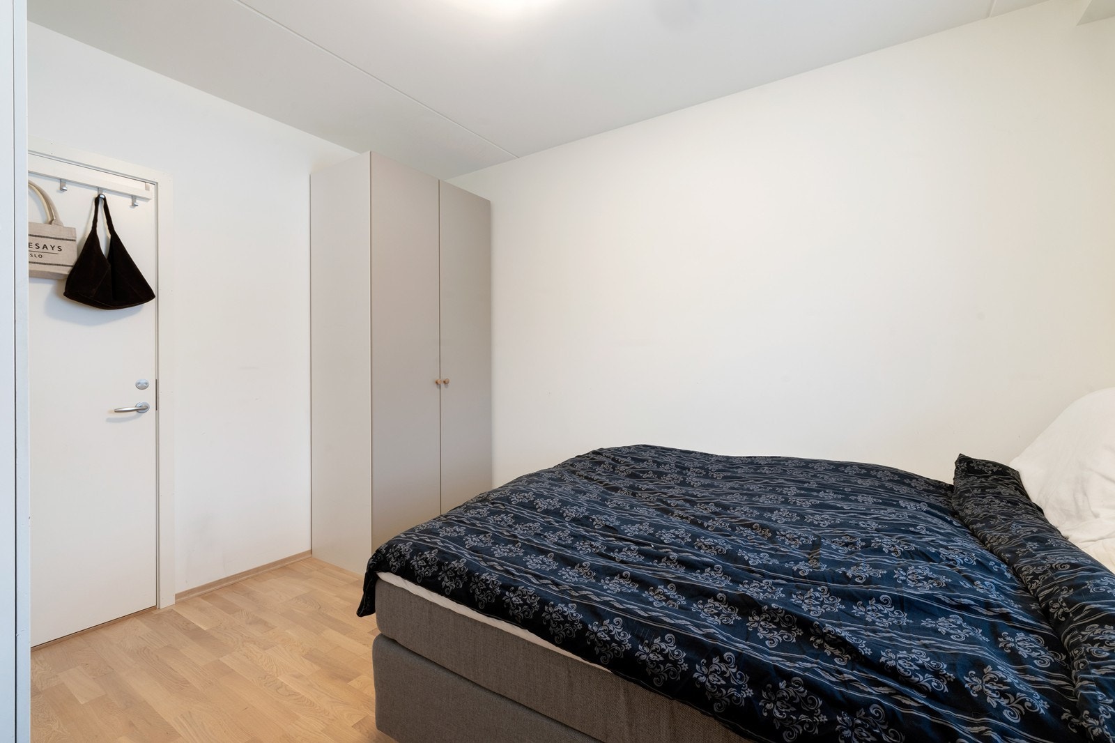 Plass til garderobeskap på soverom Galleribilde