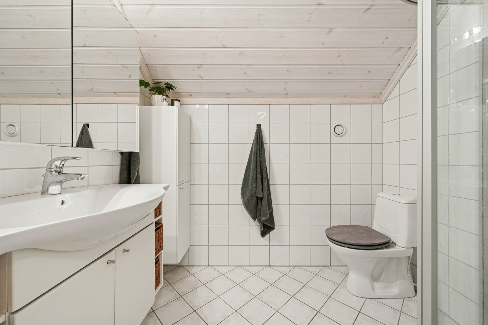 Praktisk med fult baderom i andre etasje. Galleribilde