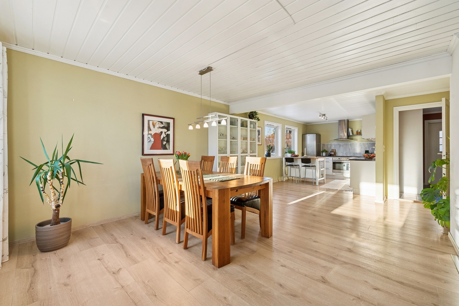 Her har du også god plass til stor spisestue, et perfekt sted å samle venner og familie. Galleribilde