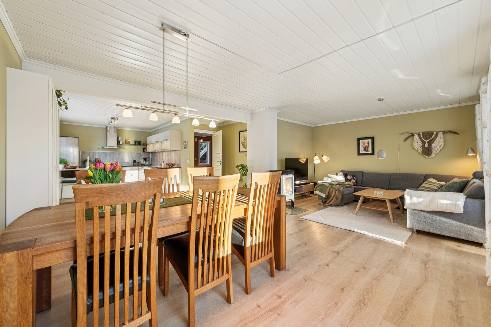 Det store rommet oppleves svært luftig. Galleribilde