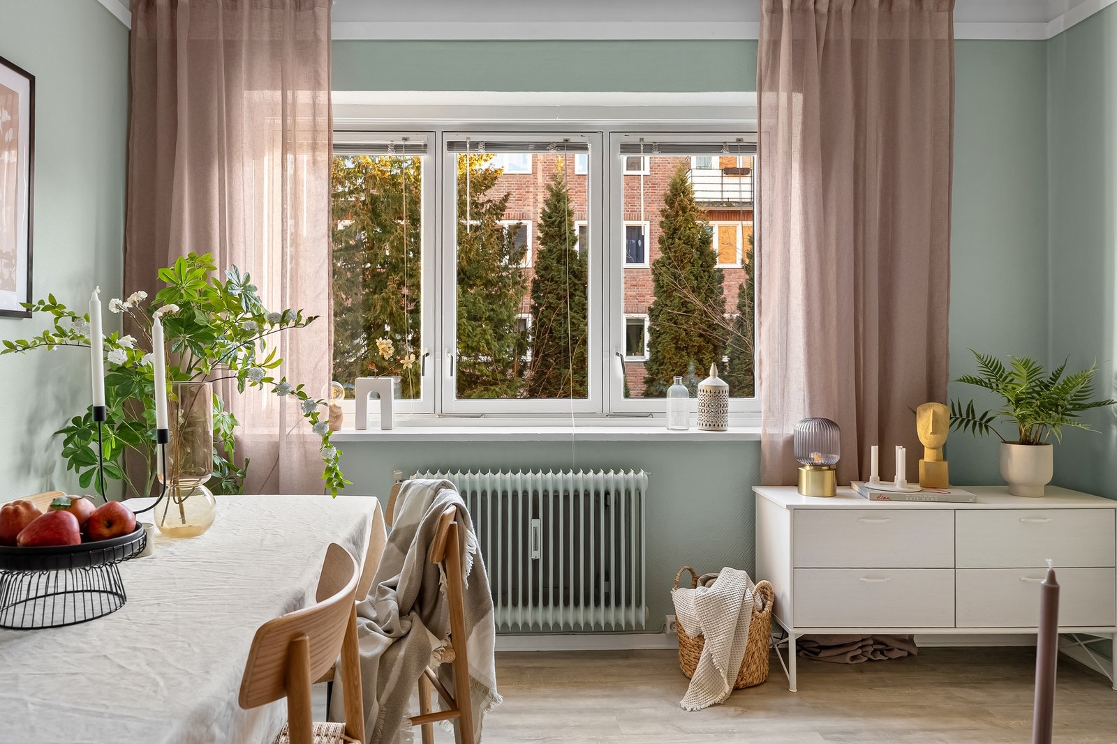 Fyring, varmtvann og TV/bredbånd er inkludert i felleskostnadene, noe som er med på å holde bokostnadene nede. Galleribilde