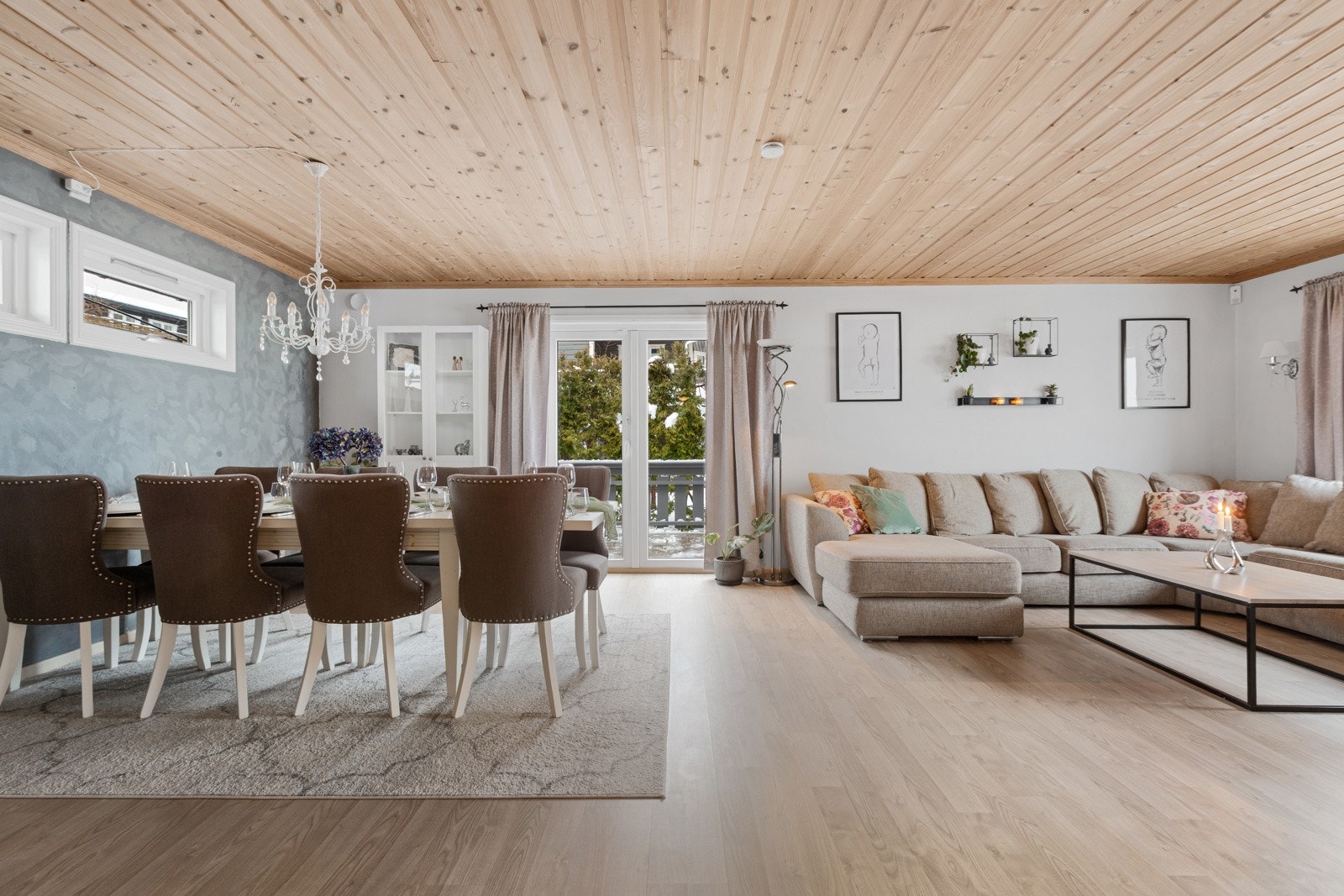 Romslig stue Galleribilde