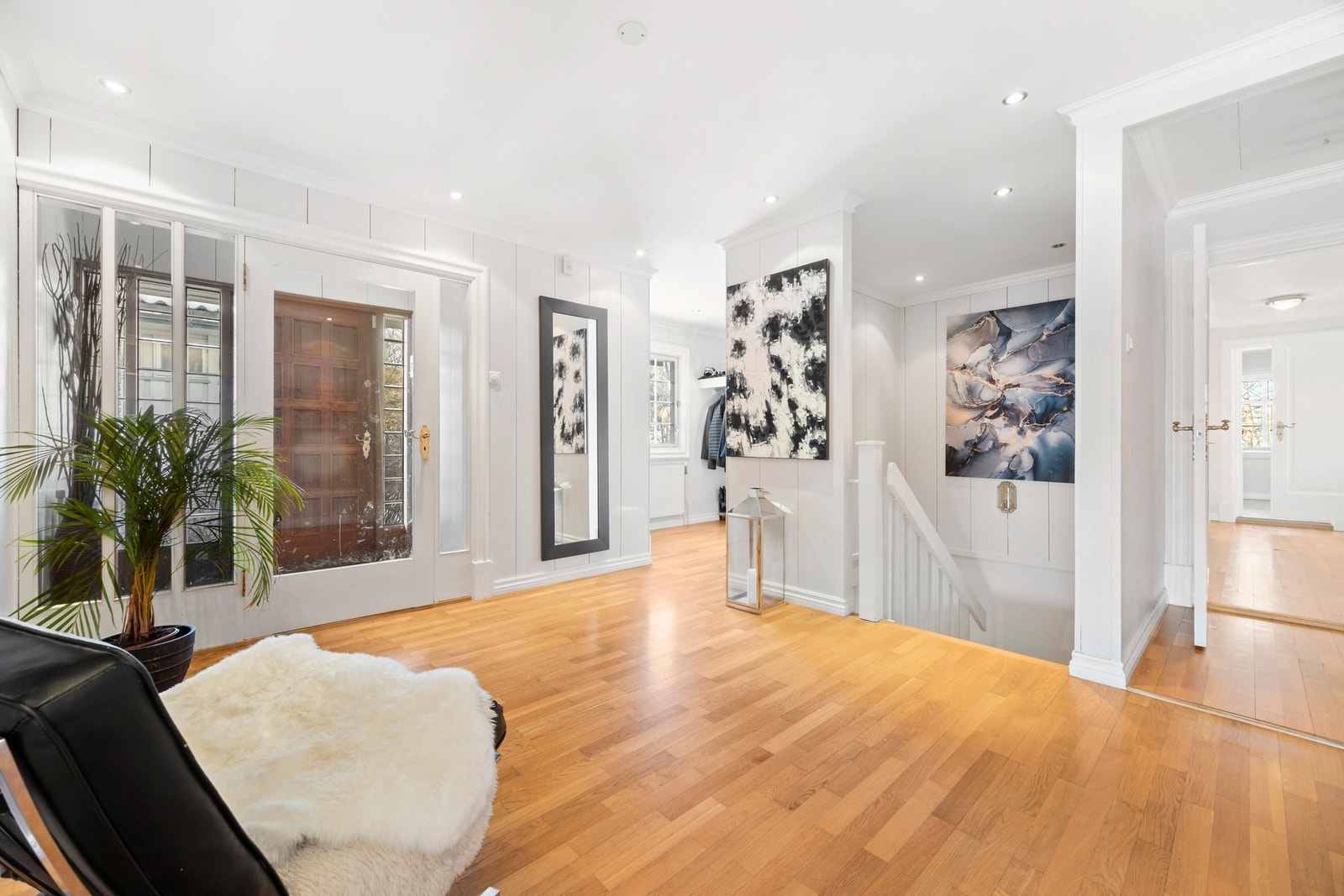 Hall ved hovedinngang i 1. etasje Galleribilde