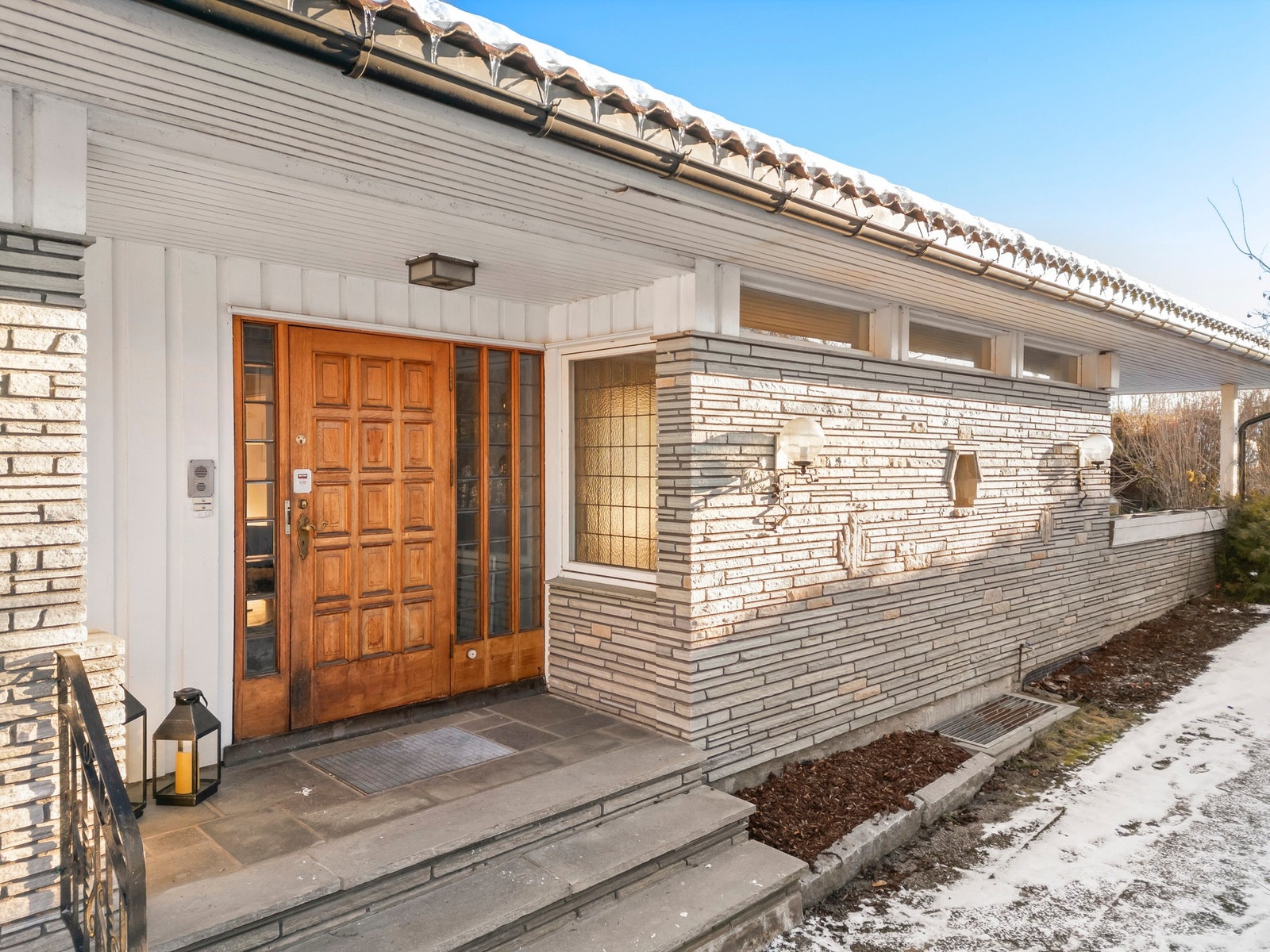 Hovedinngang i boligens 1. etasje Galleribilde