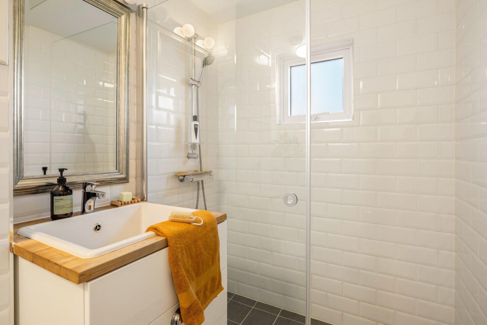 Merk at varmtvann og radiatorvarme er inkludert i felleskostnadene som er kostnadseffektivt Galleribilde