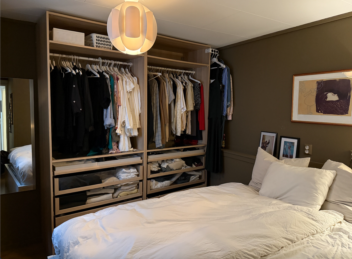 Rommet inkluderer halve skapet Galleribilde