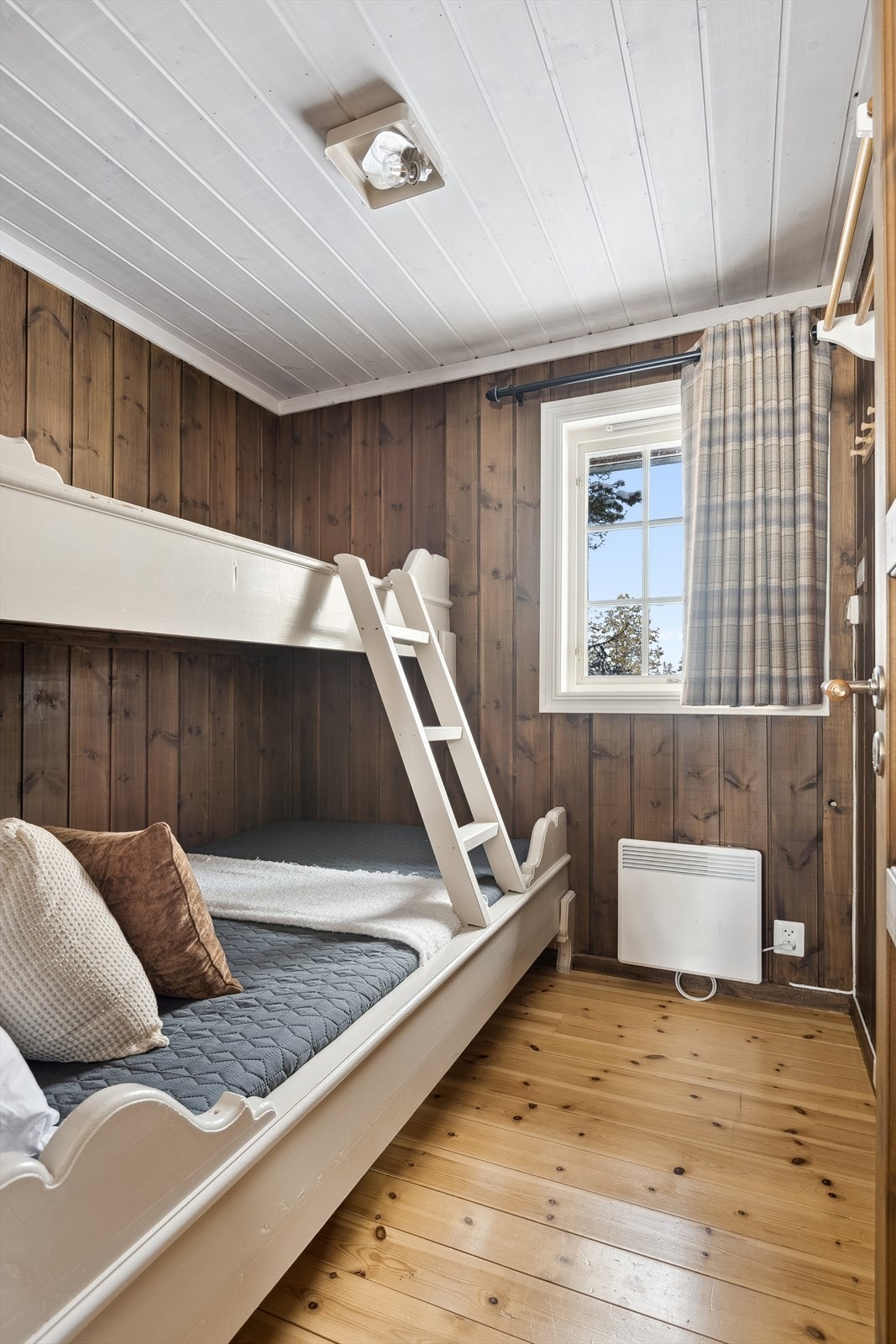 Soverom 2 i 1. etasje Galleribilde