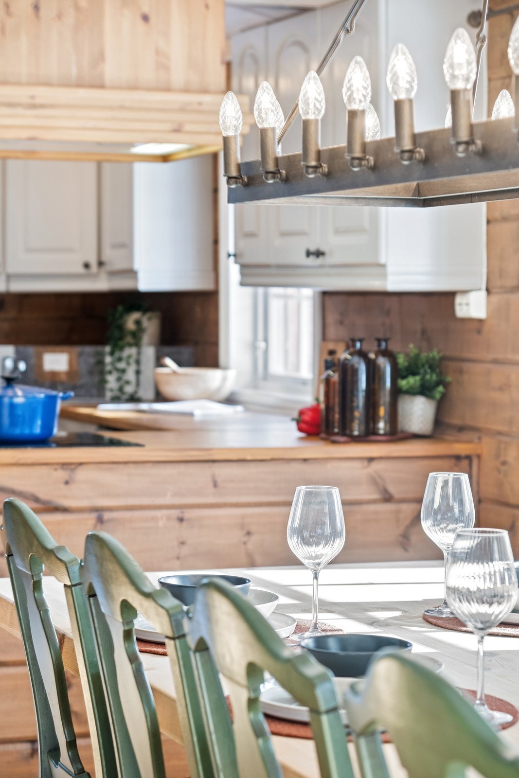 Hytta selges møblert Galleribilde