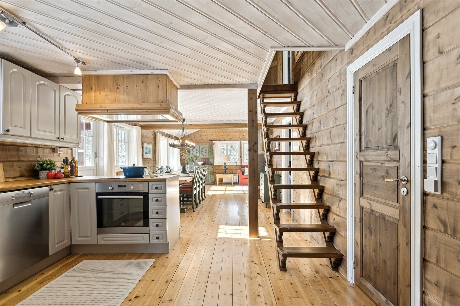 Velkommen inn i en romslig og innbydende fritidsbolig! Galleribilde