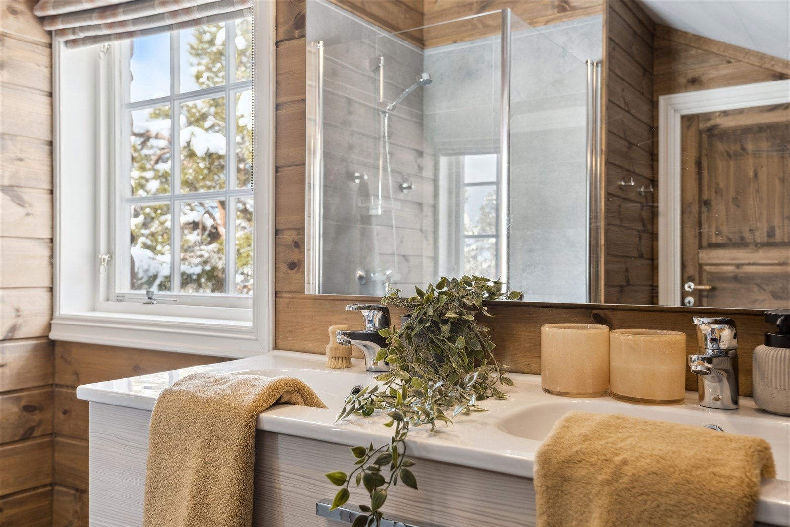 Dobbel servant Galleribilde