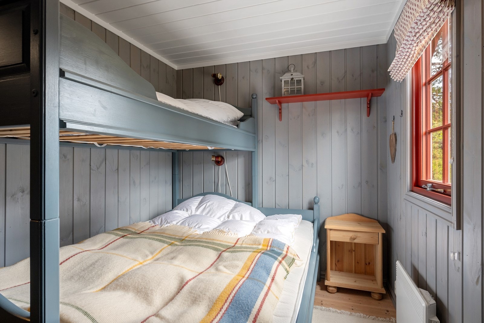 Soverom 2 er innredet med familiekøye. Galleribilde