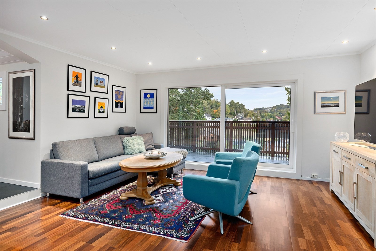 Utgangen til den nordvendte terrassen finner du her Galleribilde