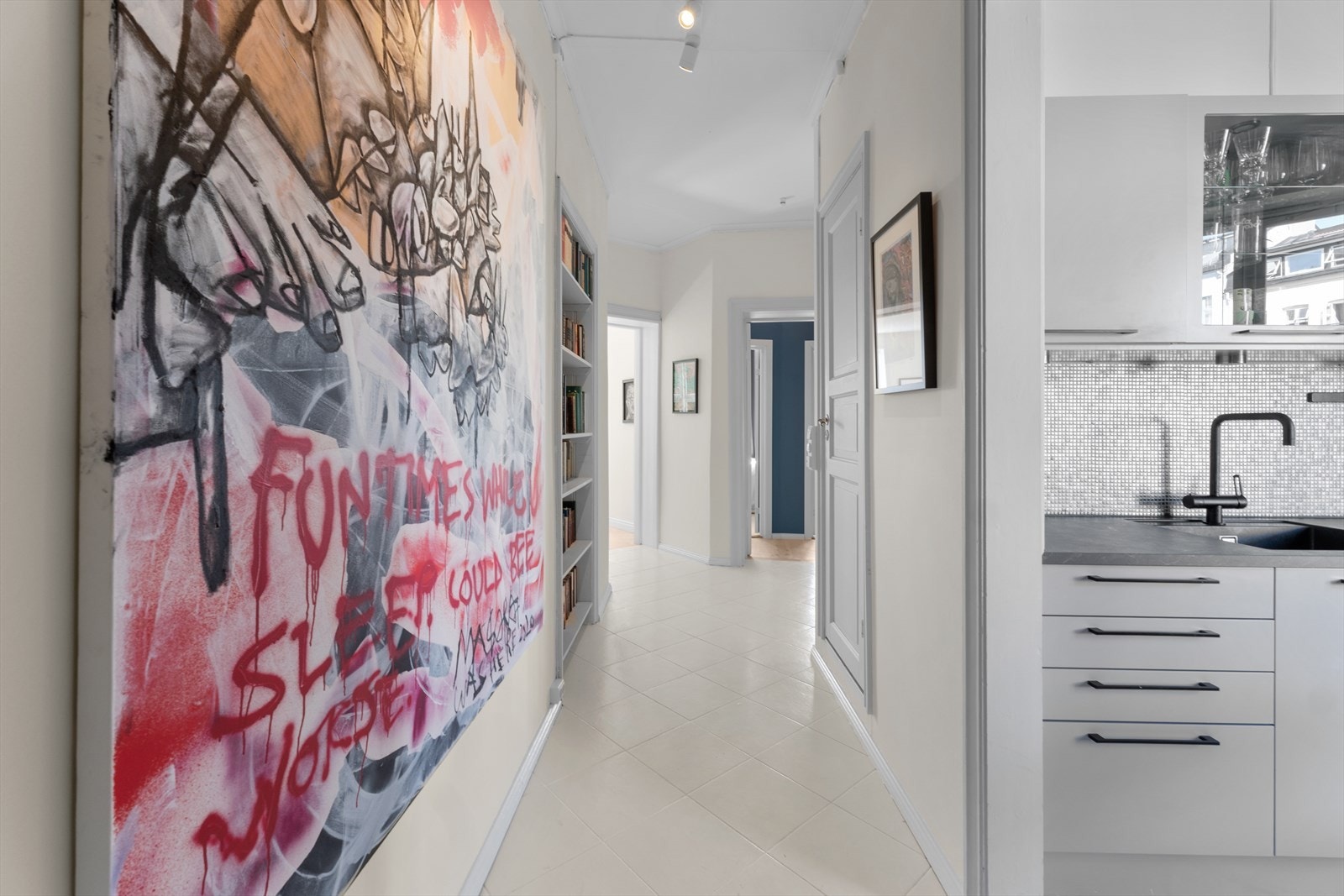 Boligen sett fra entré Galleribilde