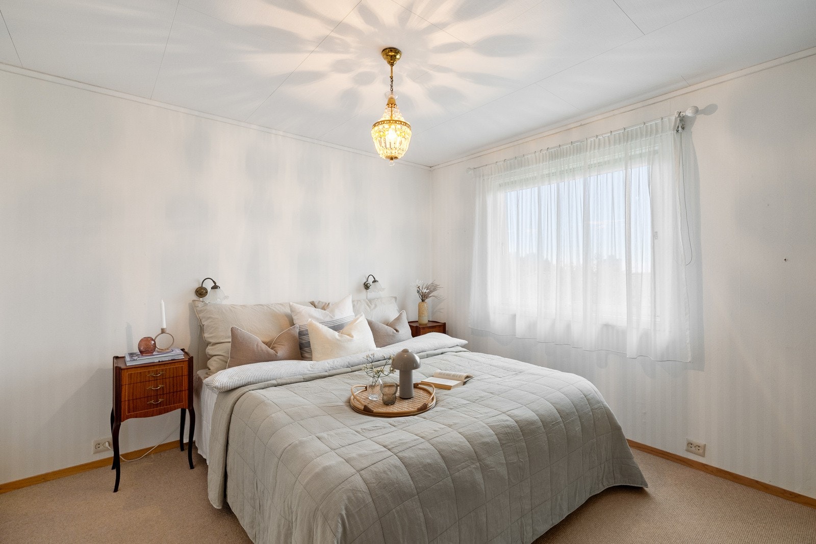 Fire soverom ligger sammen i første etasje, meget praktisk hvis man har små barn. Galleribilde