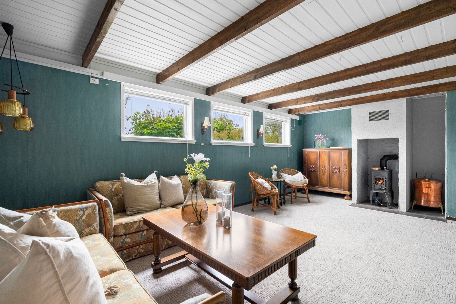 Det er god plass til både kontorkrok og stor sofagruppe. Galleribilde