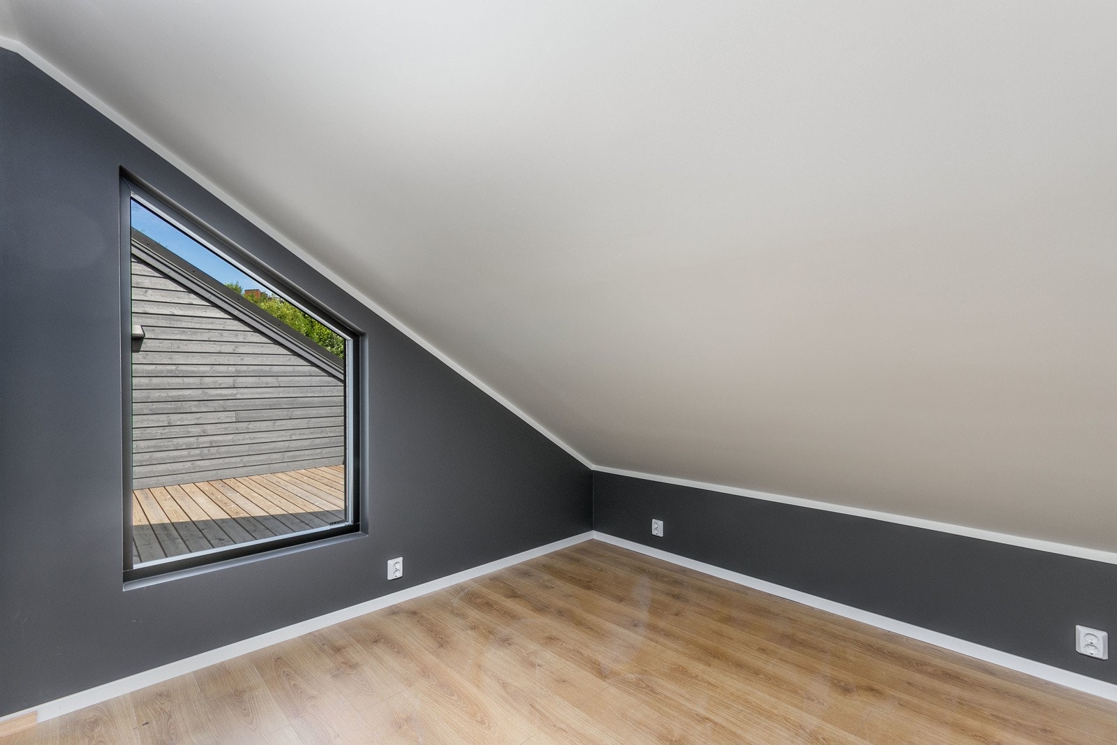 Tyrivegen 7. Galleribilde