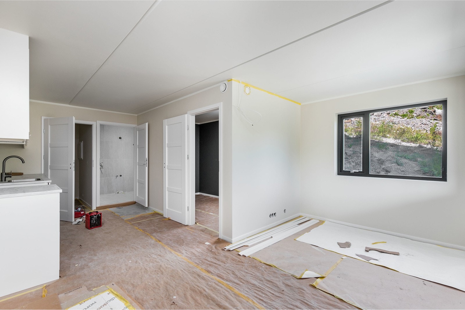 Tyrivegen 7: Kjellerleilighet - Omsøkt som en separat boenhet for godkjent utleie. Galleribilde